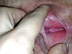 یلا ہیوز ہونا پسند کرتا ہے کی طرف سے غلبہ ایک امیر آدمی