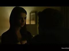 ہاتھ پر glued Theill کے ساتھ چیری DeVille اور رکی