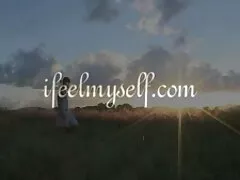 موٹی Buttplug کے تحت تنگ لباس کے لئے مقعد ملکہ