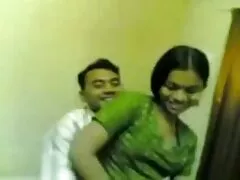 کے تحت سخت سرخ لباس بڑی بٹ پلگ ان
