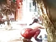 پیاری سرخ بالوں والی نوجوان بھاڑ میں جاؤ